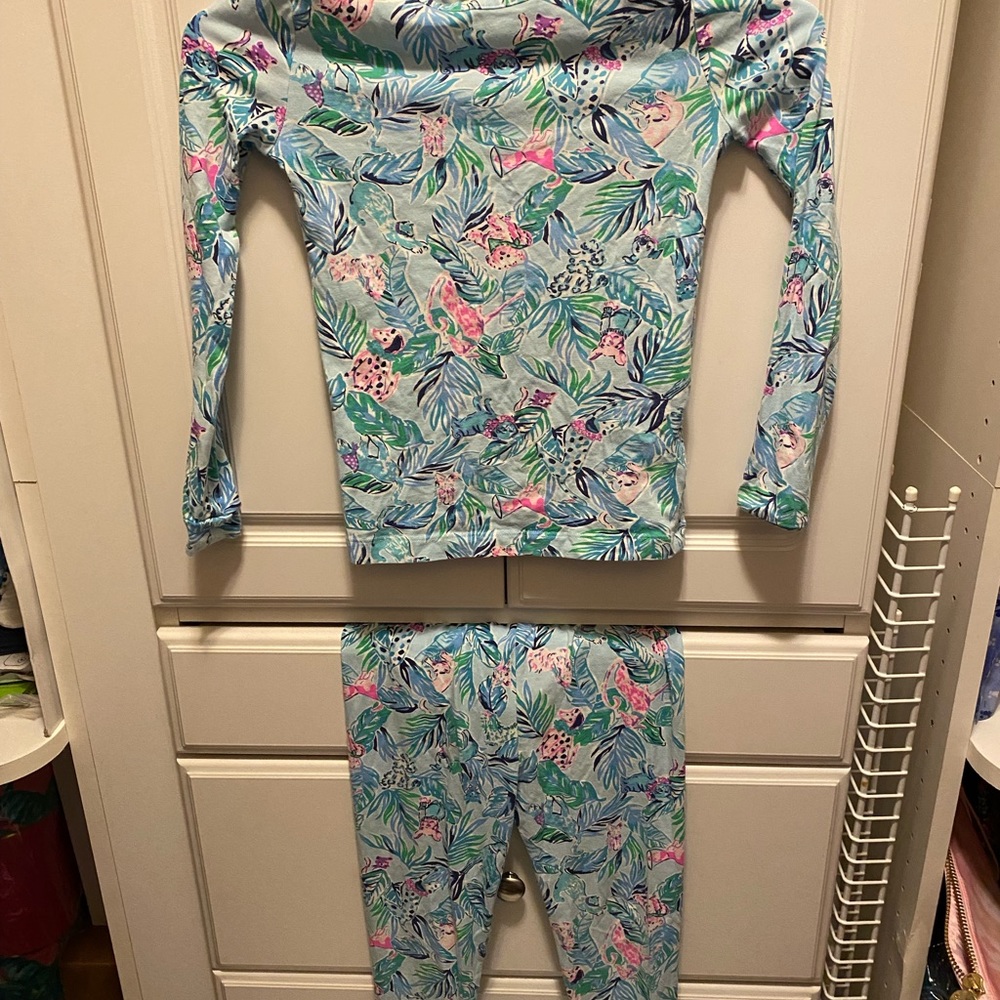 EEEUC Girls Lilly Pulitzer PJs size 6